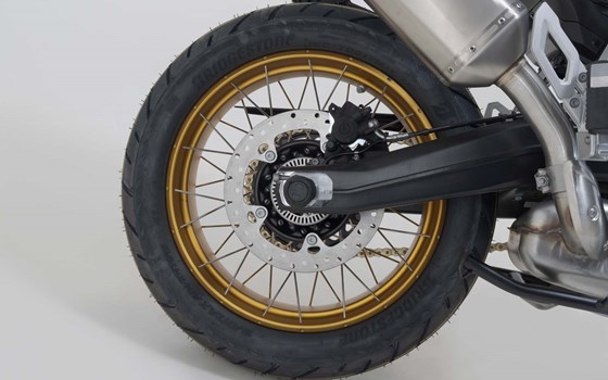 Sturzpad-Kit für Hinterachse. Schwarz. BMW-Modelle, Honda CBR1000RR-R. - Bild 2 Sturzpad-Kit für Hinterachse. Schwarz. BMW-Modelle, Honda CBR1000RR-R. - Bild 2