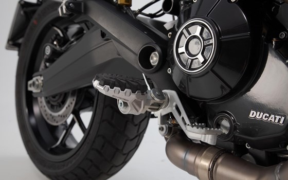 EVO Fußrasten-Kit. Ducati Modelle / Benelli TRK 502 X (18-). - Bild 1