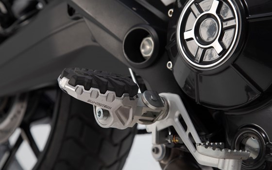 EVO Fußrasten-Kit. Ducati Modelle / Benelli TRK 502 X (18-). - Bild 2