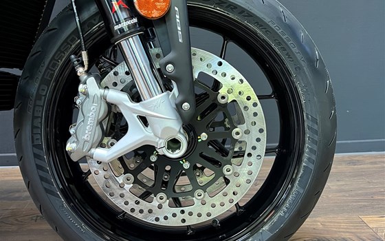 MV Agusta Dragster 800 R 2023 - Bild 6