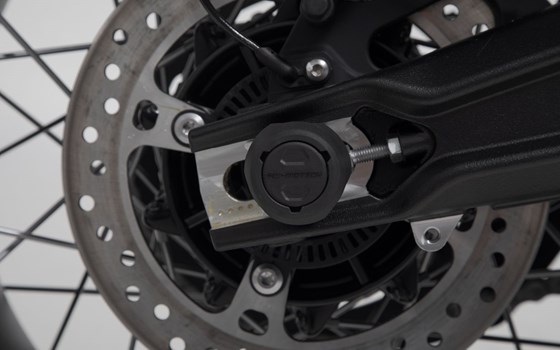 Sturzpad-Kit für Hinterachse. Schwarz. Triumph Tiger 800 (10-)/ 900 (19-). - Bild 3