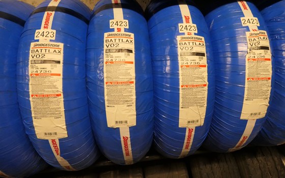 180/655 R 17 Bridgestone V02 - Bild 1 180/655 R 17 Bridgestone V02 - Bild 1