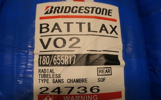 180/655 R 17 Bridgestone V02 - Bild 2 180/655 R 17 Bridgestone V02 - Bild 2