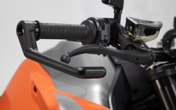 Hebelschützer. Schwarz. KTM 790/890/990 Duke, 1290 Super Duke R. - Bild 4