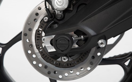 Sturzpad-Kit für Hinterachse. Schwarz. Street Triple (12-), Daytona (13-17). - Bild 3