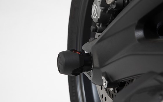 Sturzpad-Kit für Hinterachse. Schwarz. Yamaha MT-09 (13-16)/Tracer, XSR900/Abar. - Bild 5 Sturzpad-Kit für Hinterachse. Schwarz. Yamaha MT-09 (13-16)/Tracer, XSR900/Abar. - Bild 5