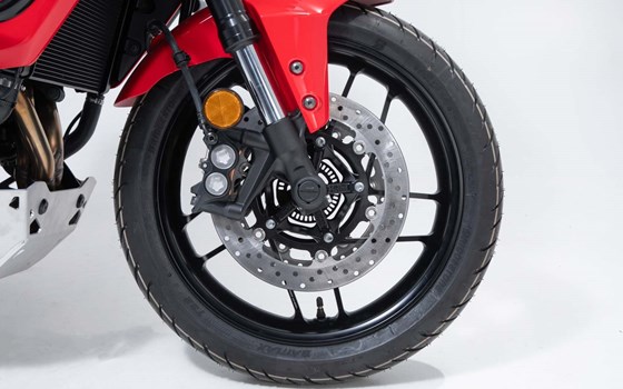 Sturzpad-Kit für Vorderachse. Schwarz. Yamaha Tracer 9 / GT (20-). - Bild 2 Sturzpad-Kit für Vorderachse. Schwarz. Yamaha Tracer 9 / GT (20-). - Bild 2