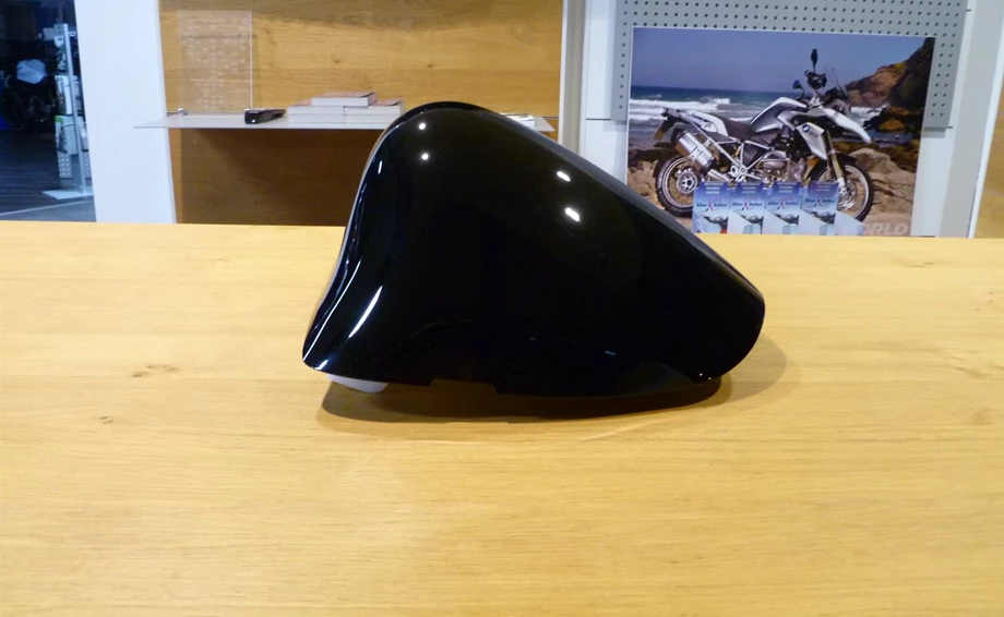 Soziusabdeckung SUZUKI GSX1300R Hayabusa 1. Modell schwarz **NEW OLD STOCK** Bild 1: Soziusabdeckung SUZUKI GSX1300R Hayabusa 1. Modell schwarz **NEW OLD STOCK**