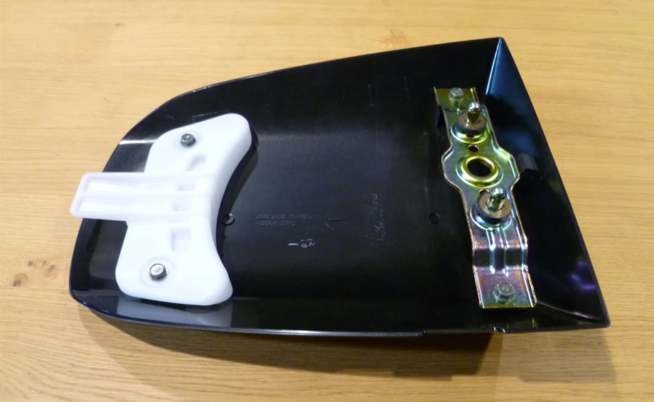 Soziusabdeckung SUZUKI GSX-R 600 K1-K3 45550-40F10-Y7L (BP9) Bild 4: Soziusabdeckung SUZUKI GSX-R 600 K1-K3 45550-40F10-Y7L (BP9)