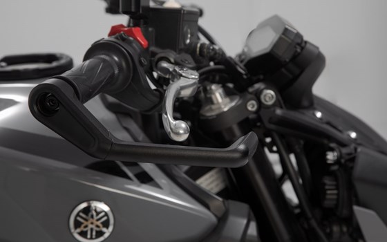 Hebelschützer. Schwarz. Yamaha-Modelle (16-), CFMoto 450NK (23-). - Bild 5 Hebelschützer. Schwarz. Yamaha-Modelle (16-), CFMoto 450NK (23-). - Bild 5