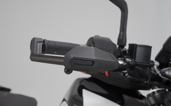 Hebelschützer mit Windabweiser. Schwarz. 390 Duke, Monster 937, MT-03, Tuono 1100. - Bild 3 Hebelschützer mit Windabweiser. Schwarz. 390 Duke, Monster 937, MT-03, Tuono 1100. - Bild 3
