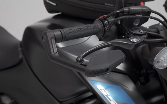 Hebelschützer mit Windabweiser. Schwarz. Suzuki GSX-S-Modelle. - Bild 4