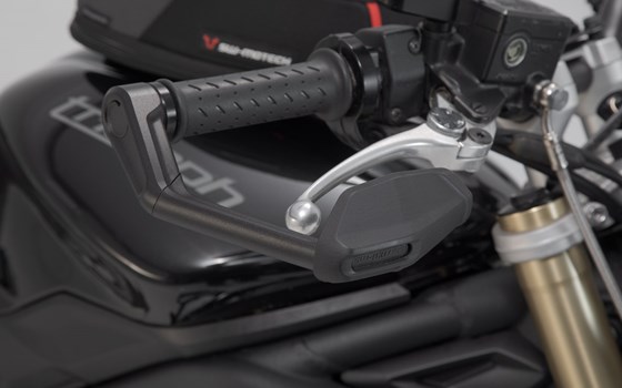 Hebelschützer mit Windabweiser. Schwarz. Triumph Street Triple 675. - Bild 4