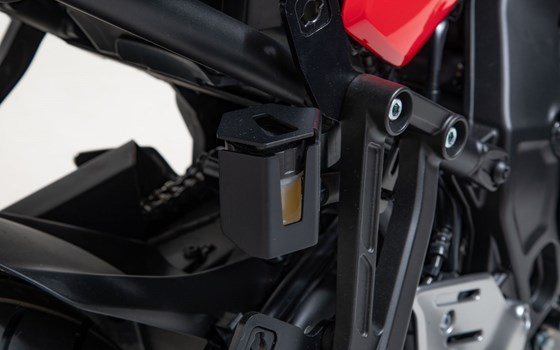 Bremsflüssigkeitsbehälter-Schutz. Schwarz. Yamaha Tracer 9 / GT (20-) / GT+ (22-). - Bild 5