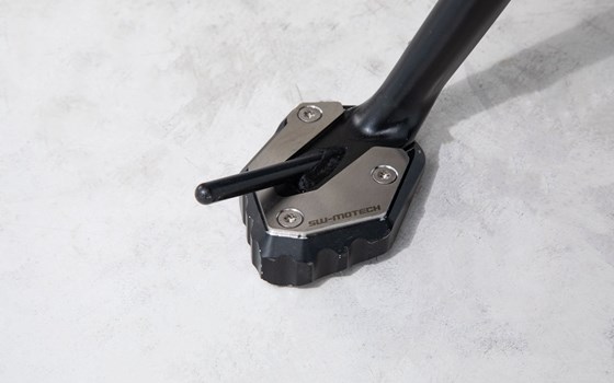 Seitenständerfuß-Verbreiterung. Schwarz/Silbern. Yamaha Tracer 9 Modelle (20-). - Bild 1