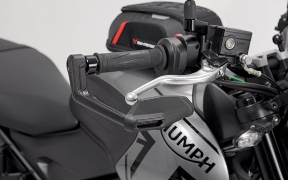 Hebelschützer mit Windabweiser. Schwarz. Triumph Trident 660 (21-). - Bild 4