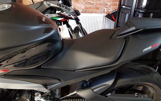 Gel Komfort Sitzbank  Aprilia RS 660 Tuono 660 - 2S001643 - Bild 3