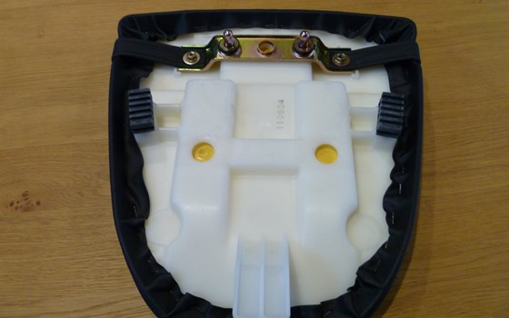 Soziussitz SUZUKI GSX-R 750 SRAD 45300-33E20-R42 - Bild 3