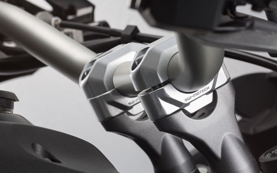 Lenkererhöhung für Ø 22 mm Lenker. H=50 mm. Silbern. - Bild 2