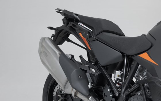 PRO Seitenträger. Schwarz. KTM 1290 Super Adventure (21-). - Bild 5
