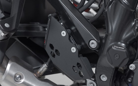 Bremspumpen-Schutz. Schwarz. KTM 1290 Super Adventure (21-). - Bild 1