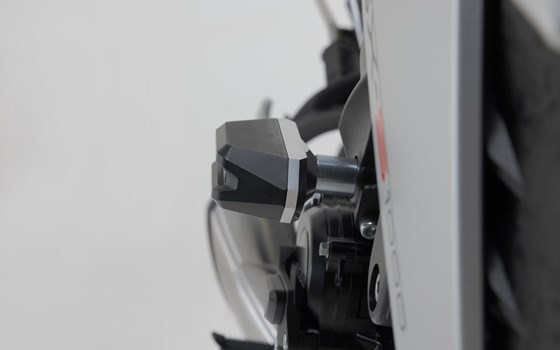 Sturzpad-Kit. Schwarz. Suzuki GSX-S 950 / GSX-S 1000/GT (21-). - Bild 4 Sturzpad-Kit. Schwarz. Suzuki GSX-S 950 / GSX-S 1000/GT (21-). - Bild 4