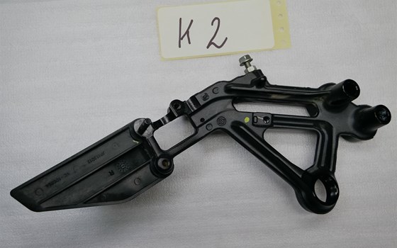 FUSSRASTENTRÄGER VORNE RECHTS - Bild 2  	FUSSRASTENTRÄGER VORNE RECHTS - Bild 2