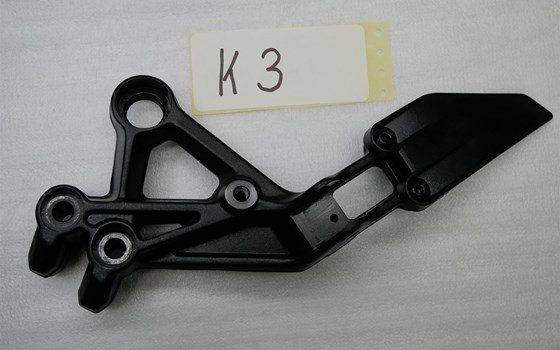 FUSSRASTENTRÄGER VORNE Links - Bild 1  	FUSSRASTENTRÄGER VORNE Links - Bild 1