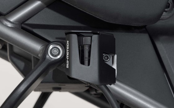 Bremsflüssigkeitsbehälter-Schutz. Schwarz. Harley-Davidson Pan America (21-). - Bild 2 Bremsflüssigkeitsbehälter-Schutz. Schwarz. Harley-Davidson Pan America (21-). - Bild 2