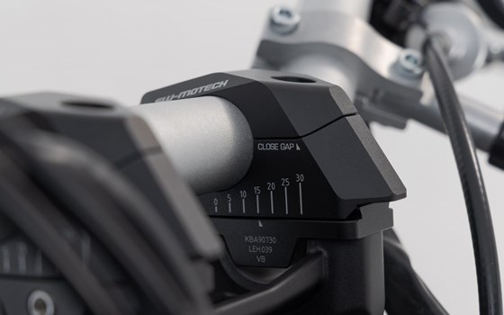 Lenkerverlegung variabel für Ø28 Lenker. H=28 mm. Verlegung 5/10/15/20/25/30 mm. Schwarz. - Bild 2