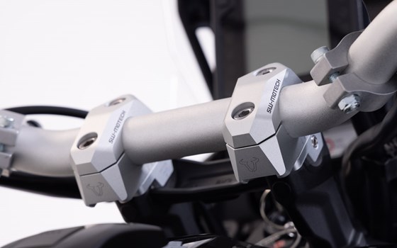 Lenkerverlegung variabel für Ø28 Lenker. H=28 mm. Verlegung 5/10/15/20/25/30 mm. Silbern. - Bild 4