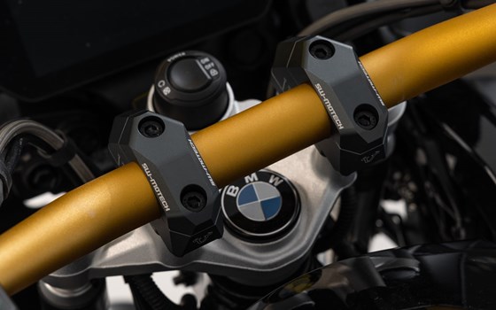 Lenkerverlegung variabel für Ø32 Lenker. H=30 mm. Verlegung 5/10/15/20/25/30 mm. Schwarz. - Bild 2