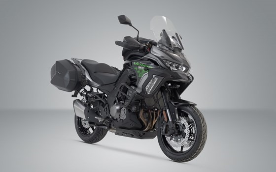 AERO ABS Seitenkoffer-System. 2x25 l. Kawasaki Versys 1000 (18-) / 1100 (24-). - Bild 2 AERO ABS Seitenkoffer-System. 2x25 l. Kawasaki Versys 1000 (18-) / 1100 (24-). - Bild 2