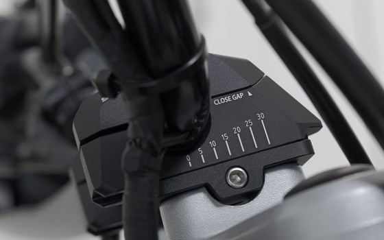 Lenkerverlegung variabel für Ø22 Lenker. H=25 mm. Verlegung 5/10/15/20/25/30 mm. Schwarz. - Bild 2