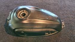 Scrambler 800 Tank Leicht Beschädigt