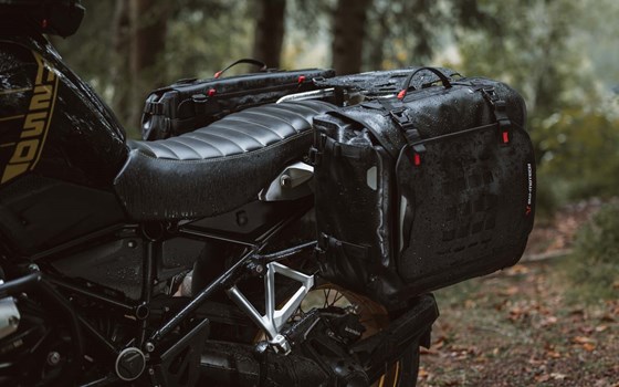 SysBag WP L mit Adapterplatte rechts. 27-40l. Wasserdicht. Für Seitenträger/Gepäckträger - Bild 2