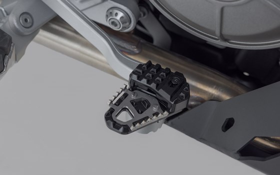 Fußbremshebel-Erweiterung. Schwarz. Aprilia Tuareg 660 (21-) / Rally (24-). - Bild 4