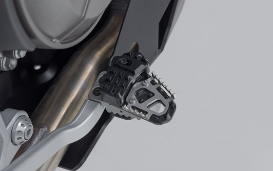 Fußbremshebel-Erweiterung. Schwarz. Aprilia Tuareg 660 (21-) / Rally (24-). - Bild 5