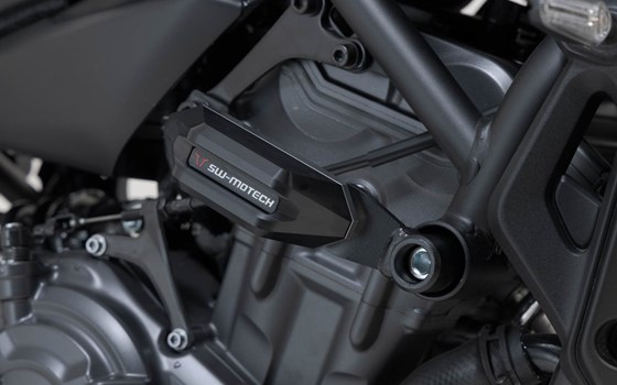 Sturzpad-Kit. Schwarz. Yamaha MT-07 (14-) / MT-07 Tracer (16-). - Bild 2