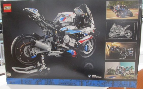 LEGO Technic BMW M 1000 RR - Bild 2