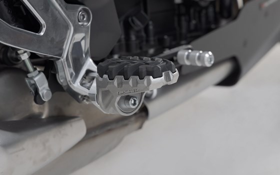 EVO Fußrasten-Kit. Triumph Tiger 660 (21-24), Yamaha Tracer 700 / 7. - Bild 5