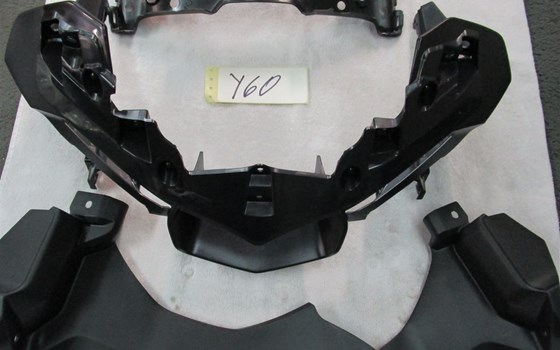 Verkleidung vorne unten RN32 RN49 - Bild 2 Verkleidung vorne unten RN32 RN49 - Bild 2