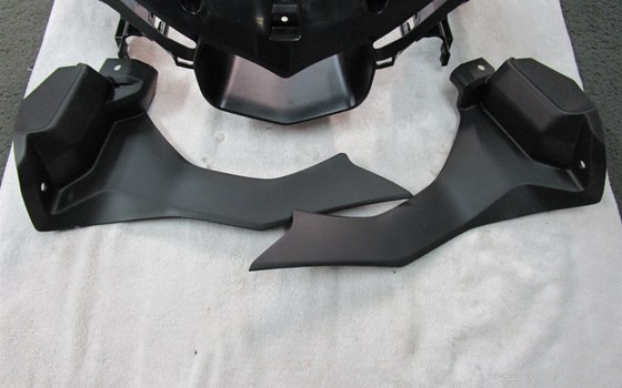 Verkleidung vorne unten RN32 RN49 - Bild 3 Verkleidung vorne unten RN32 RN49 - Bild 3