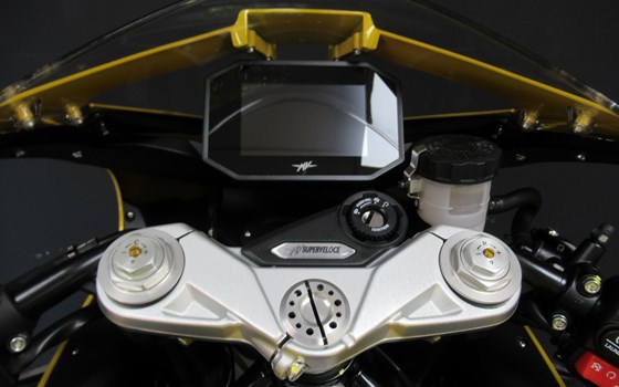 MV Agusta SUPERVELOCE 800 GELB 2022 - Bild 12