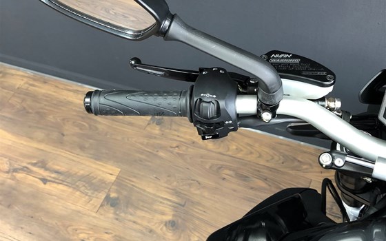 MV Agusta BRUTALE 800 RR SCHWARZ/Silber 2022 - Bild 10