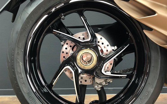 MV Agusta BRUTALE 800 RR SCHWARZ/Silber 2022 - Bild 2