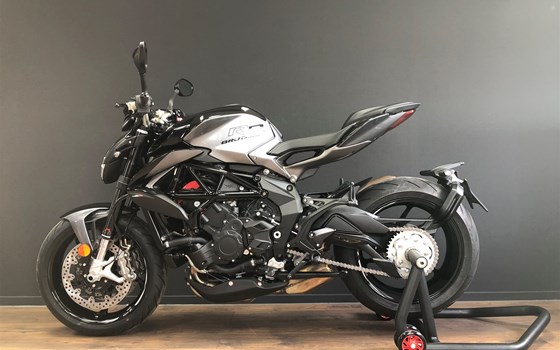 MV Agusta BRUTALE 800 RR SCHWARZ/Silber 2022 - Bild 6