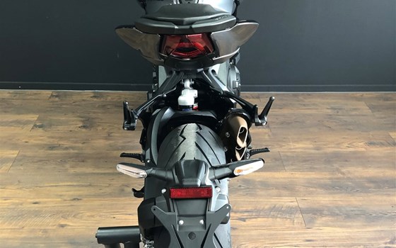 MV Agusta BRUTALE 800 RR SCHWARZ/Silber 2022 - Bild 8