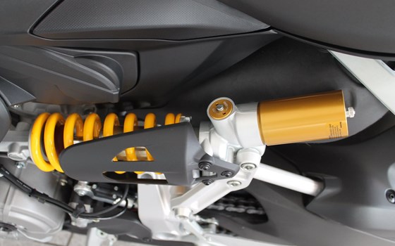 DUCATI STREETFIGHTER V2 2023 - Bild 9