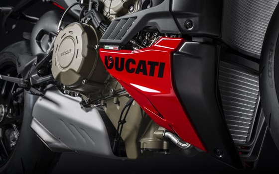 DUCATI STREETFIGHTER V4 S 2023 - Bild 3